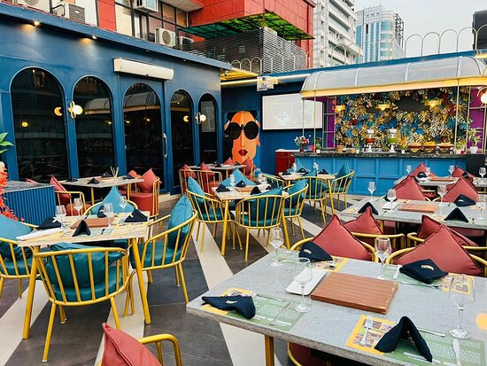 Things to Do Near Johnny’s Spaha Salsa